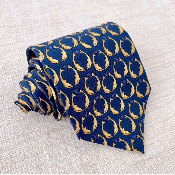 Gucci | Dolphin Star Print 100% Silk Tie - Picture 1 of 9